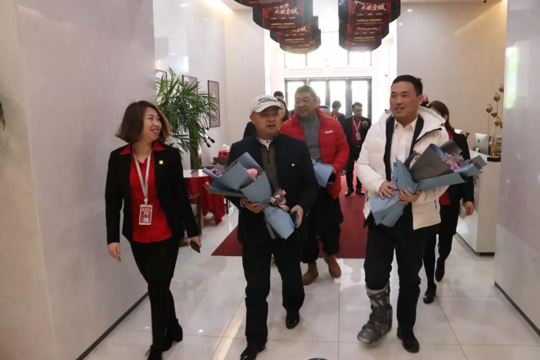 上海多家裝修企業(yè)領(lǐng)導參觀林鳳裝飾集團